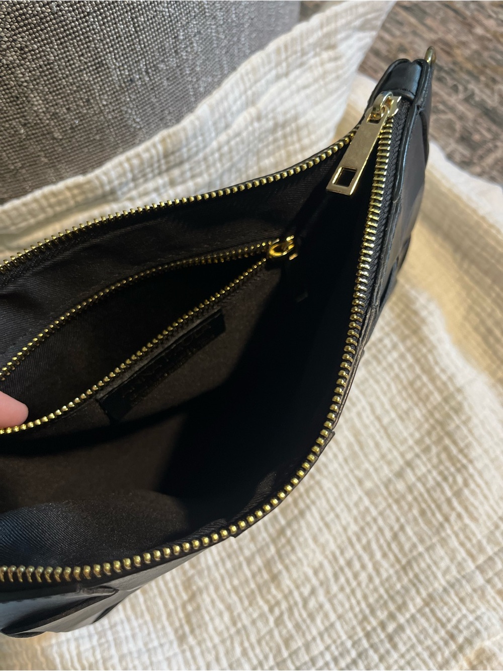 Anna Paola Woven Black Bag - Picture 7 of 7
